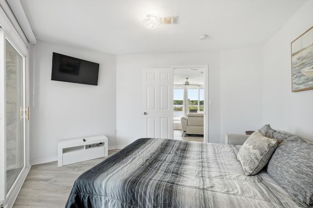 732 Blue Fathom Drive, Runaway Bay, TX 76426