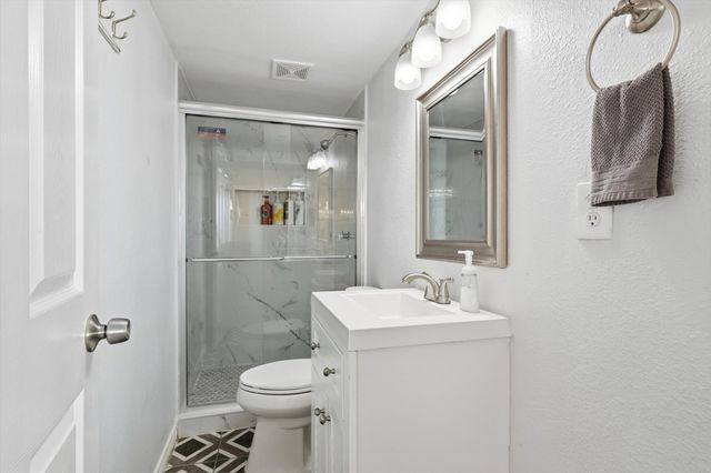 732 Blue Fathom Drive, Runaway Bay, TX 76426