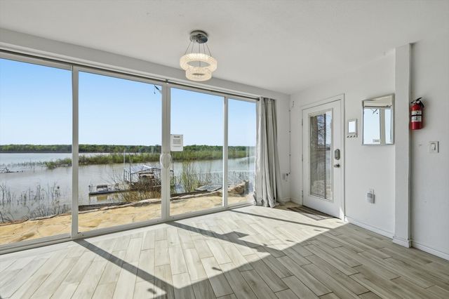 732 Blue Fathom Drive, Runaway Bay, TX 76426