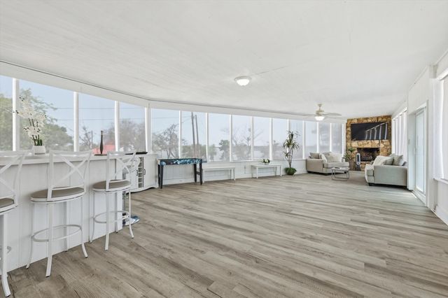 732 Blue Fathom Drive, Runaway Bay, TX 76426