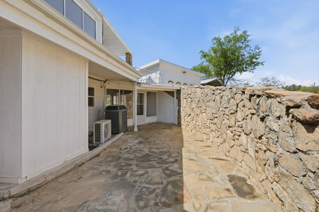 732 Blue Fathom Drive, Runaway Bay, TX 76426