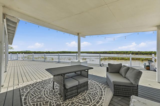 732 Blue Fathom Drive, Runaway Bay, TX 76426