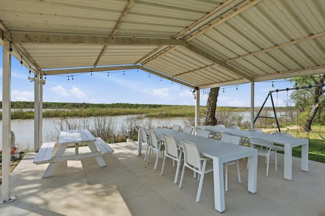 732 Blue Fathom Drive, Runaway Bay, TX 76426