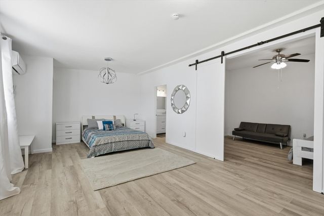 732 Blue Fathom Drive, Runaway Bay, TX 76426