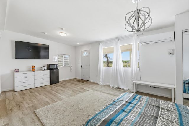 732 Blue Fathom Drive, Runaway Bay, TX 76426