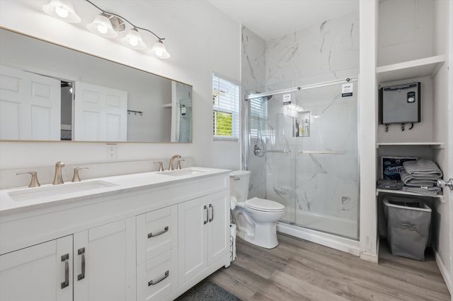 732 Blue Fathom Drive, Runaway Bay, TX 76426