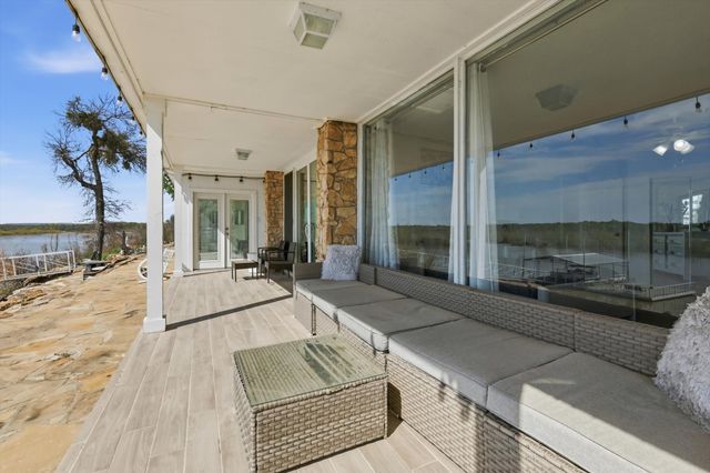 732 Blue Fathom Drive, Runaway Bay, TX 76426