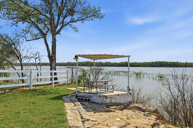 732 Blue Fathom Drive, Runaway Bay, TX 76426