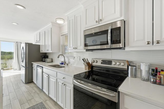 732 Blue Fathom Drive, Runaway Bay, TX 76426