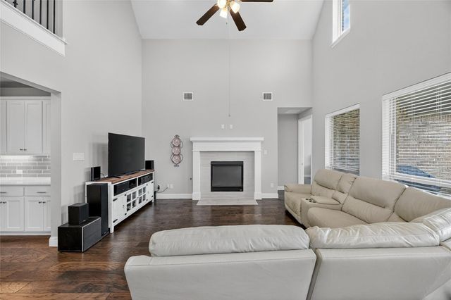 704 Corner Post Path, Celina, TX 75009