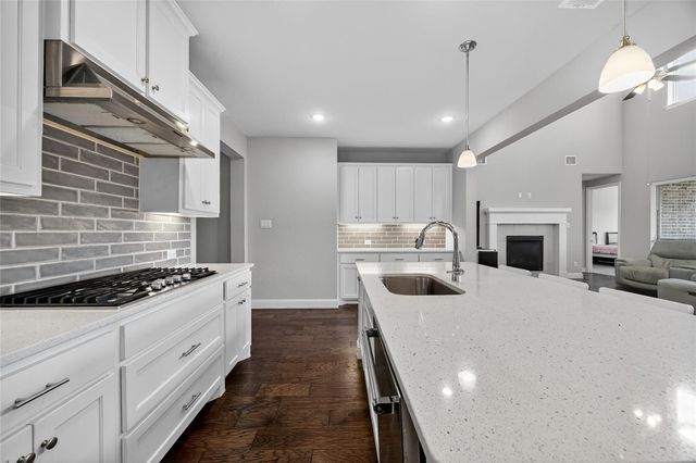 704 Corner Post Path, Celina, TX 75009