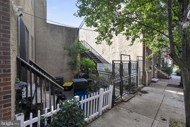 433 POPLAR ST, Philadelphia, PA 19123