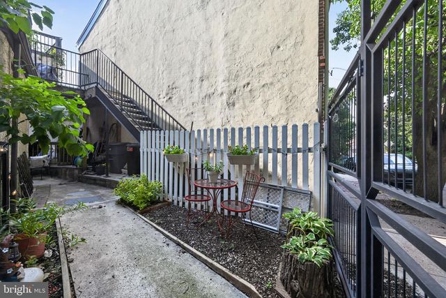 433 POPLAR ST, Philadelphia, PA 19123