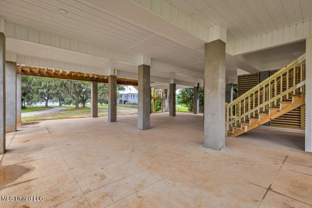 642 N Beach Boulevard, Bay Saint Louis, MS 39520