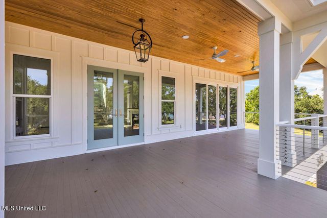 642 N Beach Boulevard, Bay Saint Louis, MS 39520