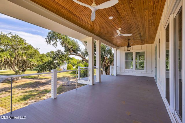 642 N Beach Boulevard, Bay Saint Louis, MS 39520
