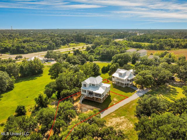 642 N Beach Boulevard, Bay Saint Louis, MS 39520