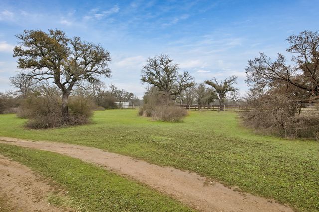 2200 Flat Rock Road, Azle, TX 76020