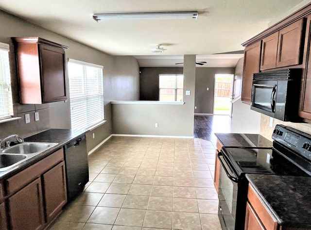 208 Dye Drive, Royse City, TX 75189