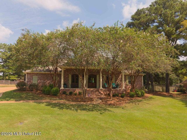 255 Forest Lake Drive, Madison, MS 39110