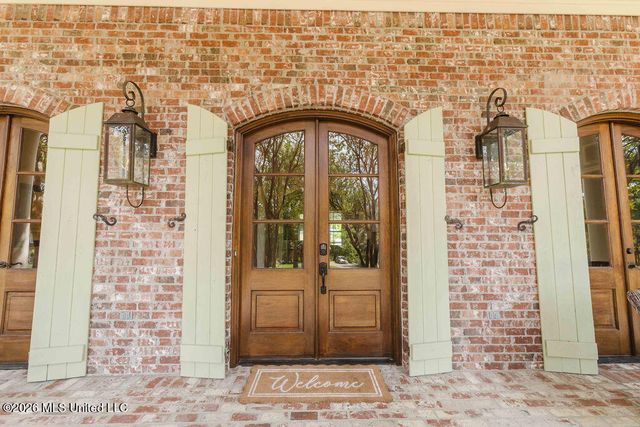 255 Forest Lake Drive, Madison, MS 39110