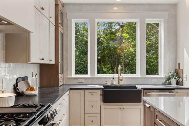 1934 Creekside Drive, Byron Center, MI 49315