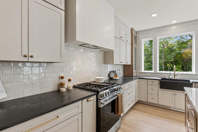 1934 Creekside Drive, Byron Center, MI 49315