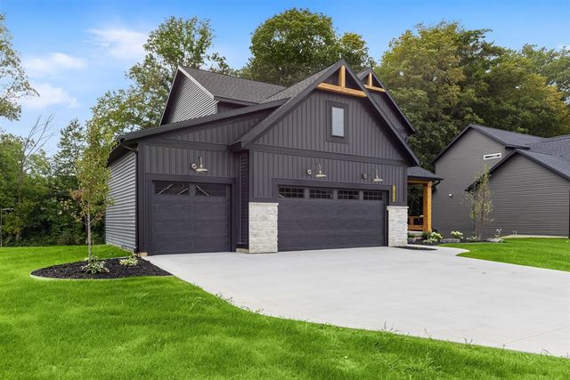 1934 Creekside Drive, Byron Center, MI 49315