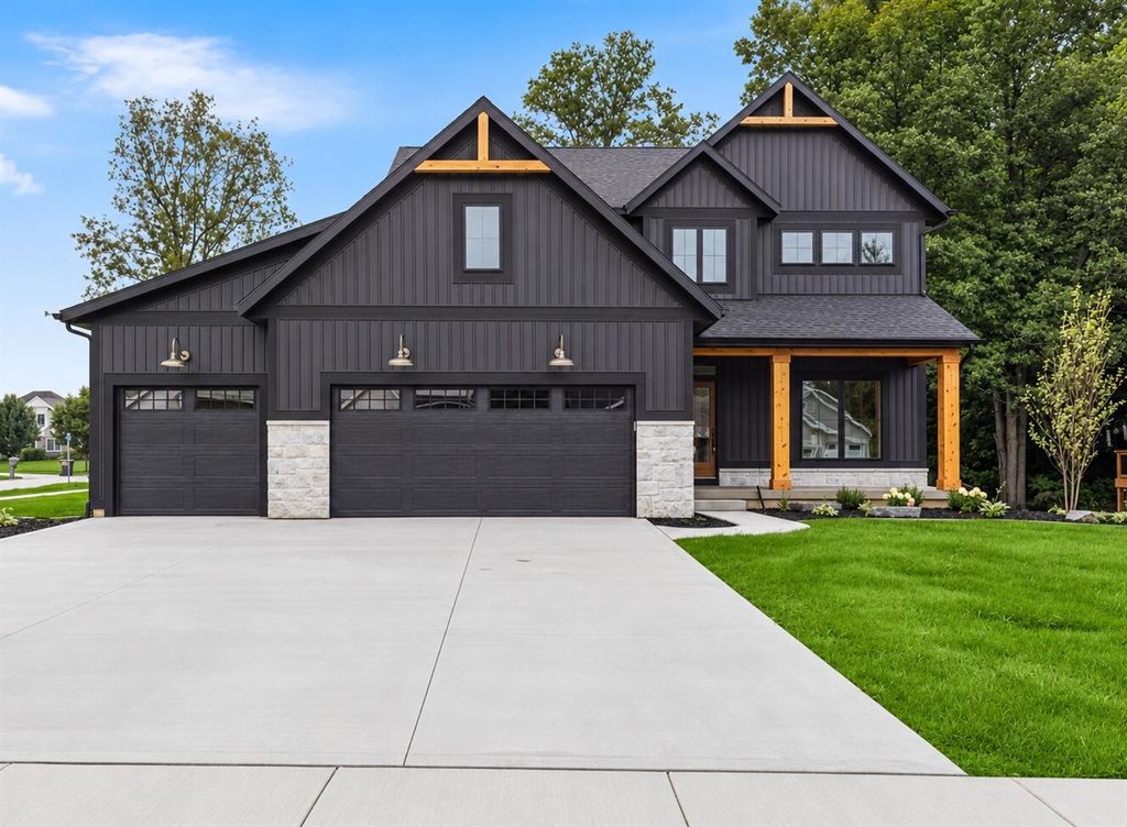 1934 Creekside Drive, Byron Center, MI 49315