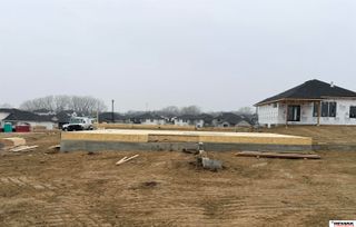 2205 S 96 Street, Lincoln, NE 68520