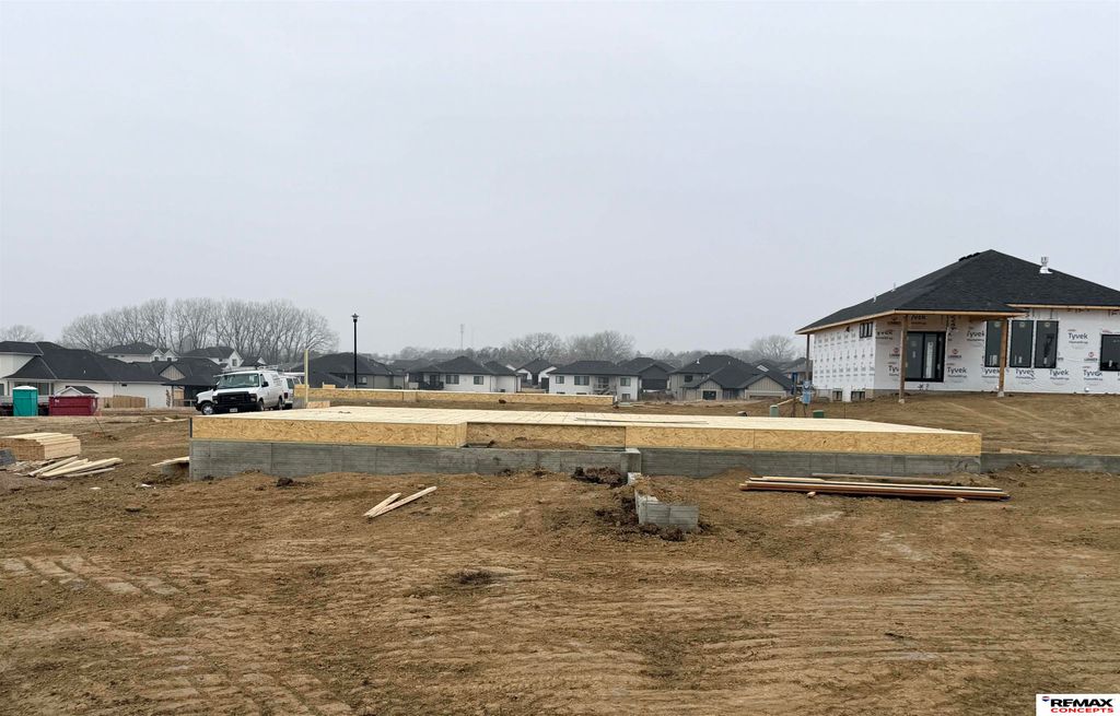 2205 S 96 Street, Lincoln, NE 68520