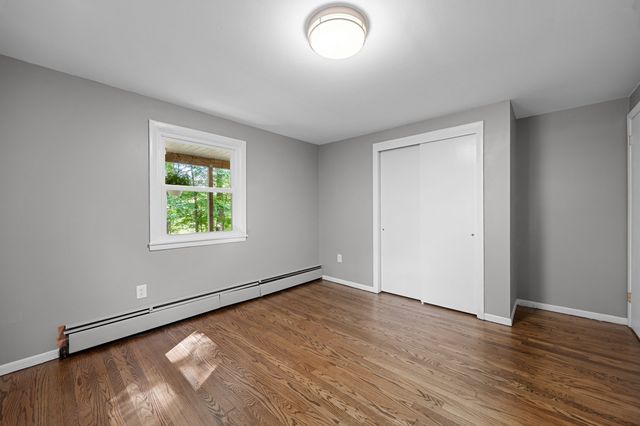 40 Porter St, Granby, MA 01033