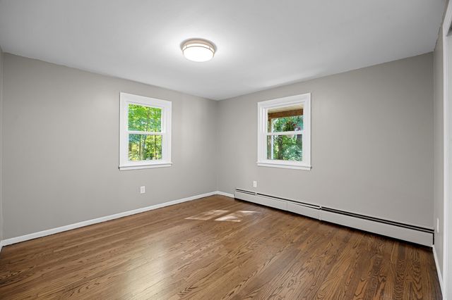 40 Porter St, Granby, MA 01033