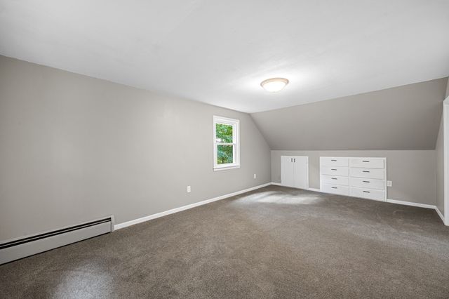 40 Porter St, Granby, MA 01033