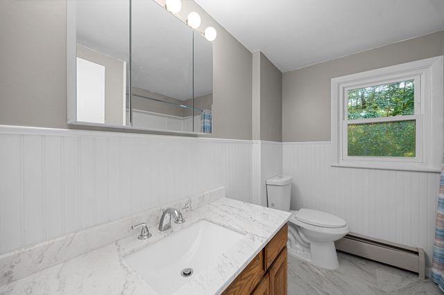 40 Porter St, Granby, MA 01033