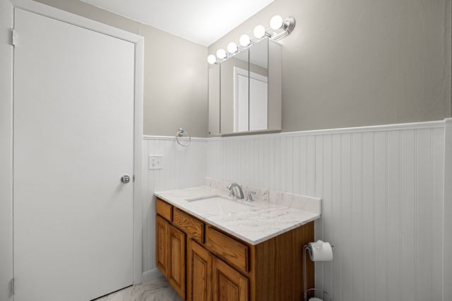 40 Porter St, Granby, MA 01033
