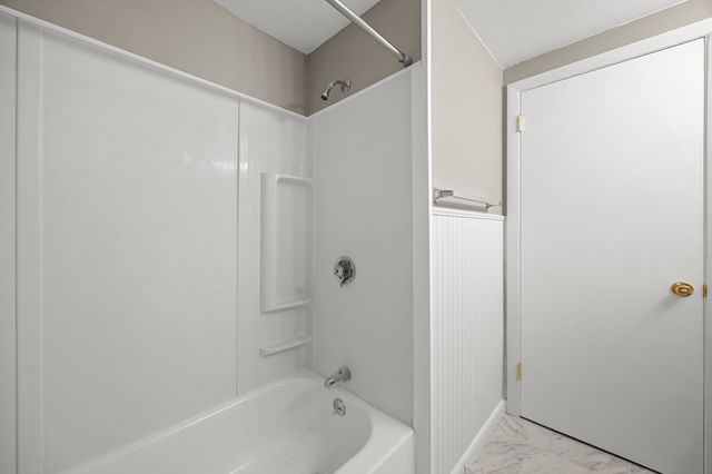 40 Porter St, Granby, MA 01033