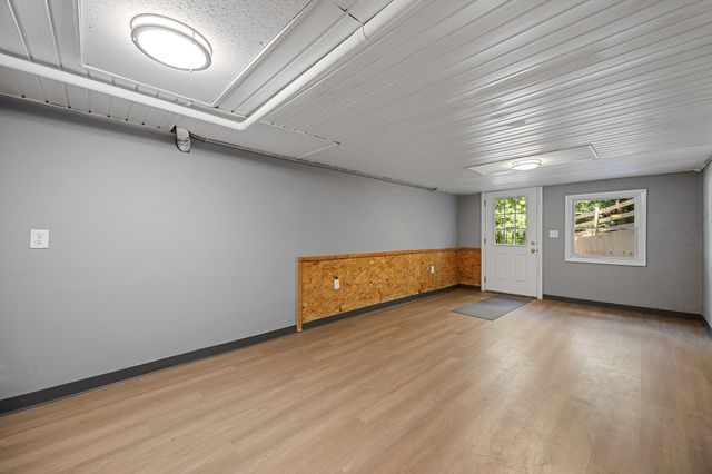 40 Porter St, Granby, MA 01033