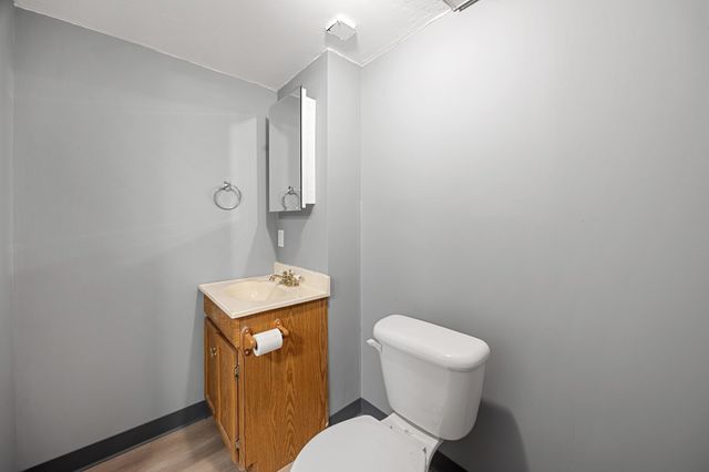 40 Porter St, Granby, MA 01033