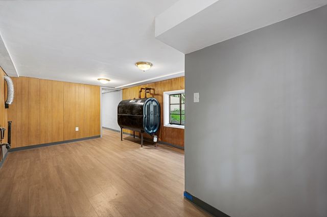 40 Porter St, Granby, MA 01033