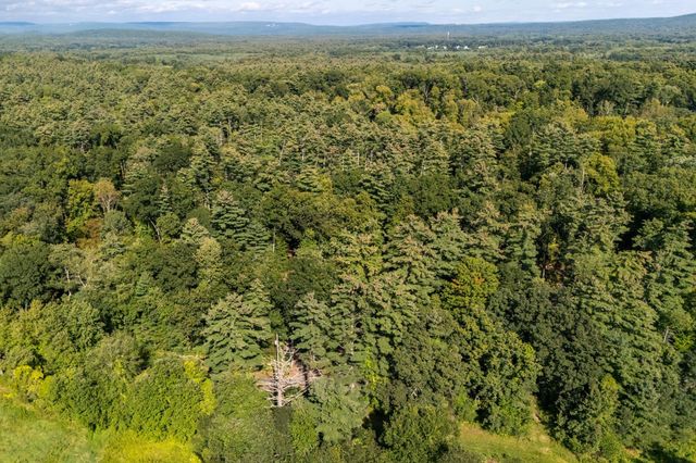 40 Porter St, Granby, MA 01033