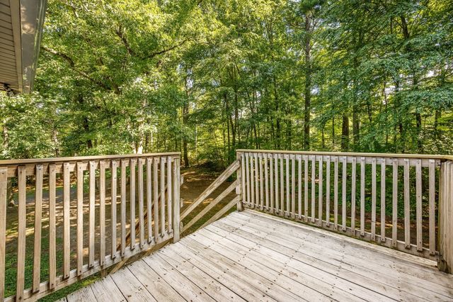 40 Porter St, Granby, MA 01033