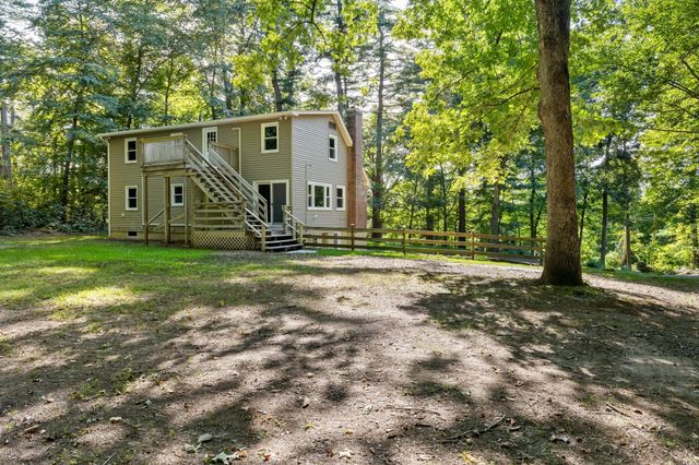 40 Porter St, Granby, MA 01033