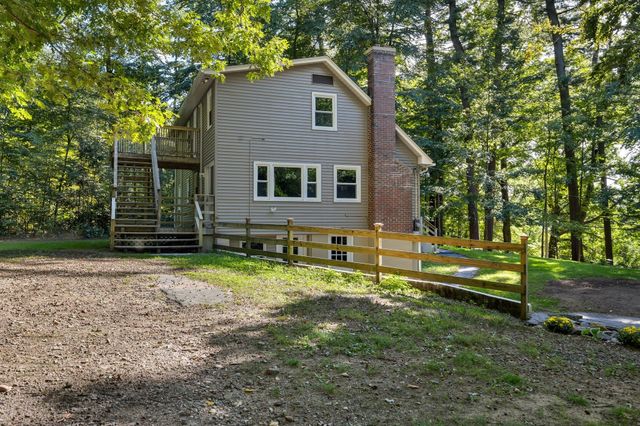 40 Porter St, Granby, MA 01033