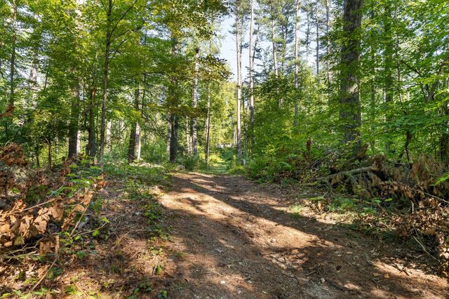 40 Porter St, Granby, MA 01033
