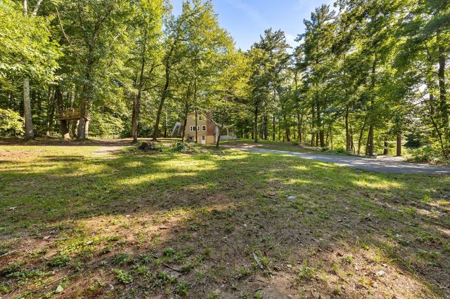40 Porter St, Granby, MA 01033