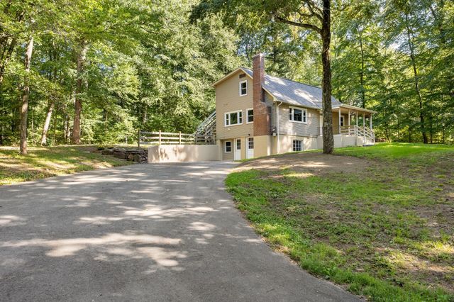 40 Porter St, Granby, MA 01033