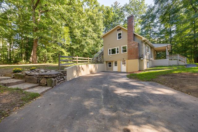 40 Porter St, Granby, MA 01033