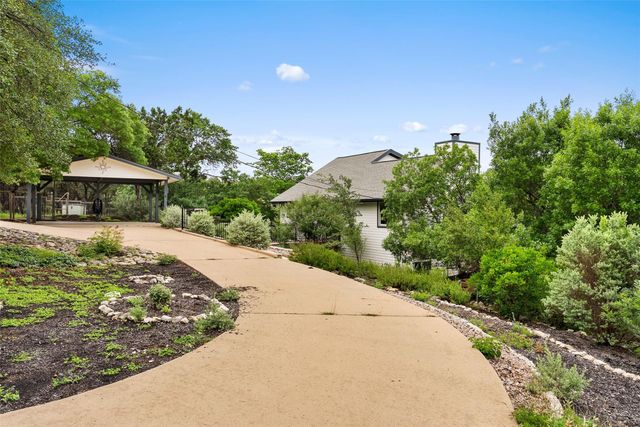 19426 Fisher LN, Spicewood, TX 78669