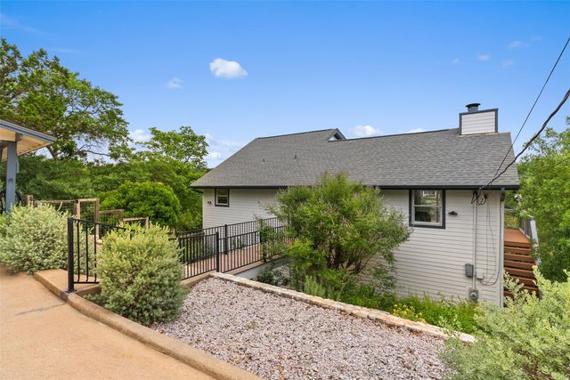 19426 Fisher LN, Spicewood, TX 78669